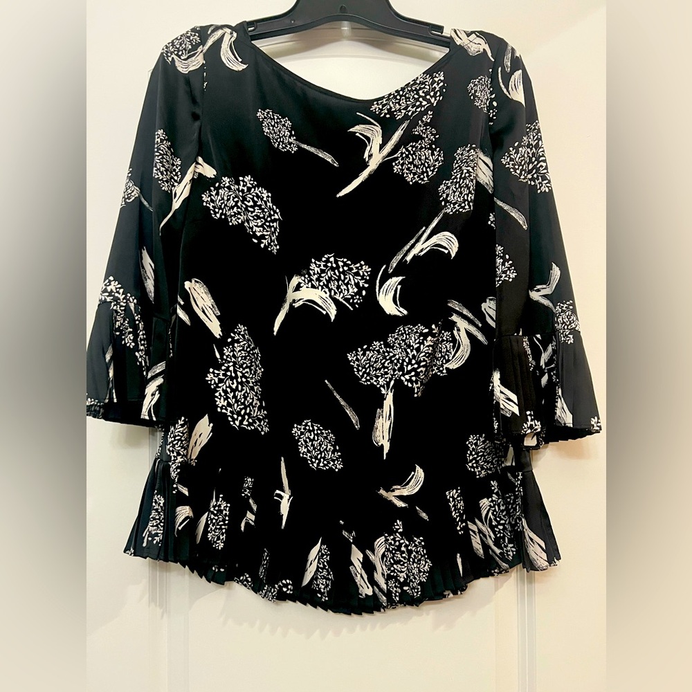 Black and White Printed Blouse (NWOT)
